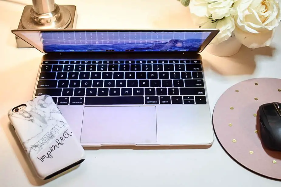 Tips for organization: Pink, marble phone and laptop case