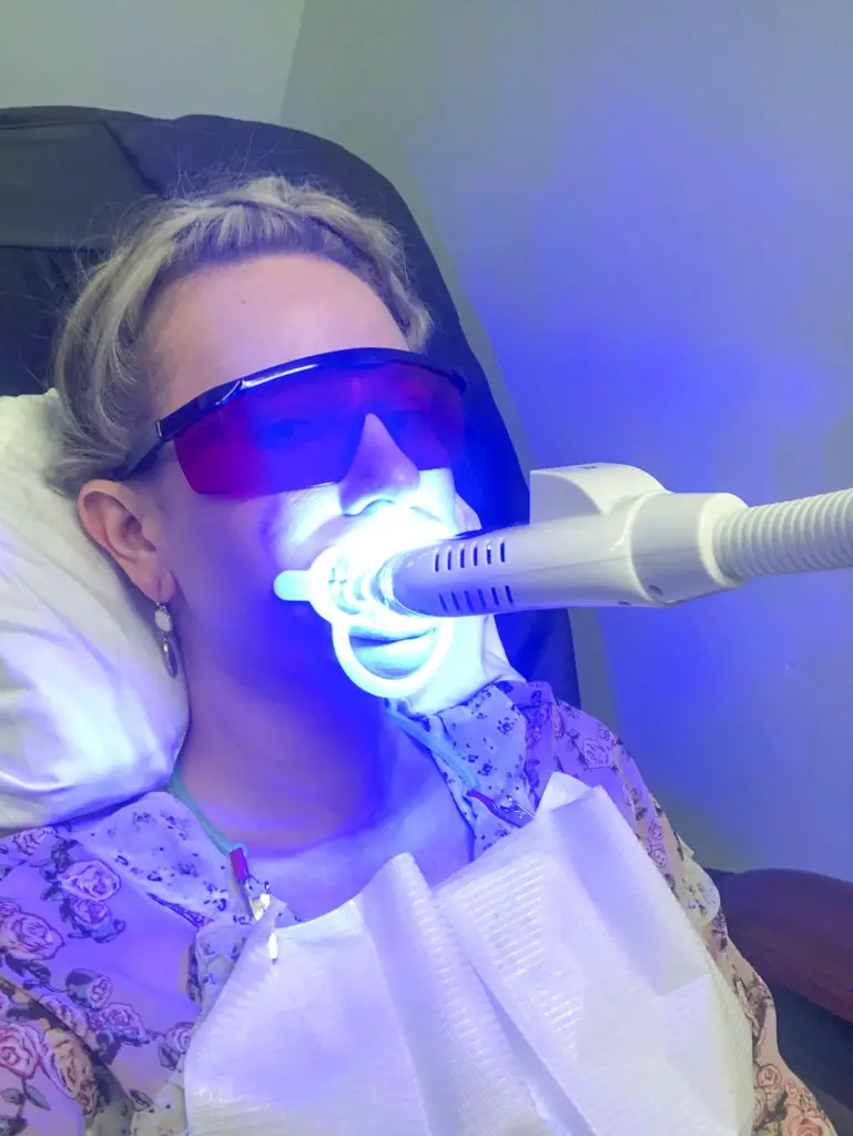 Organic Teeth Whitening_LED light 