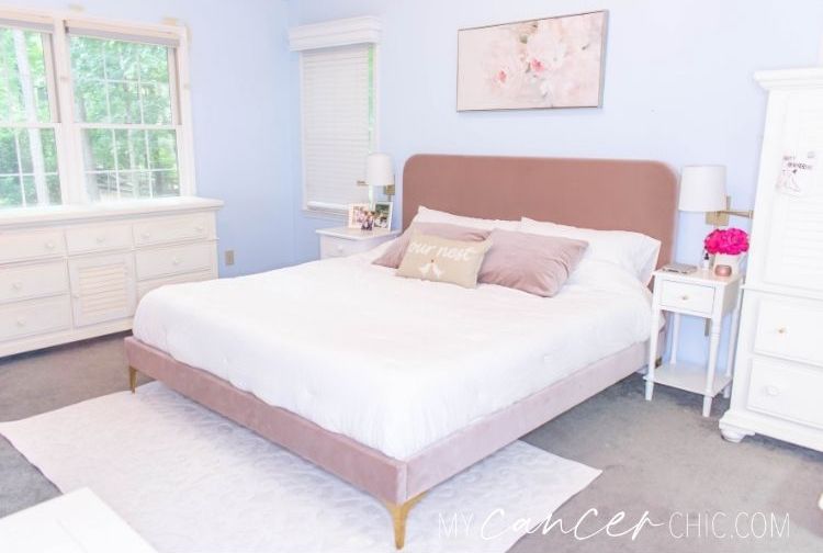 Chic Pink Upholstered Bed_DIY