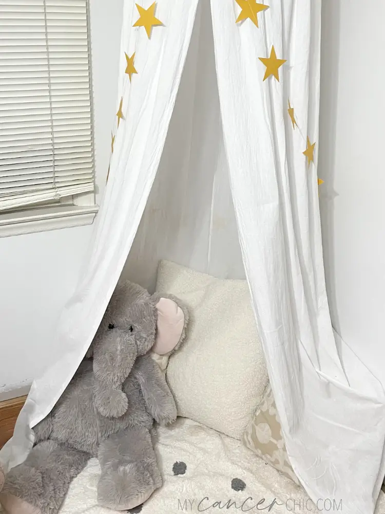 playroom organization _cozy reading nook